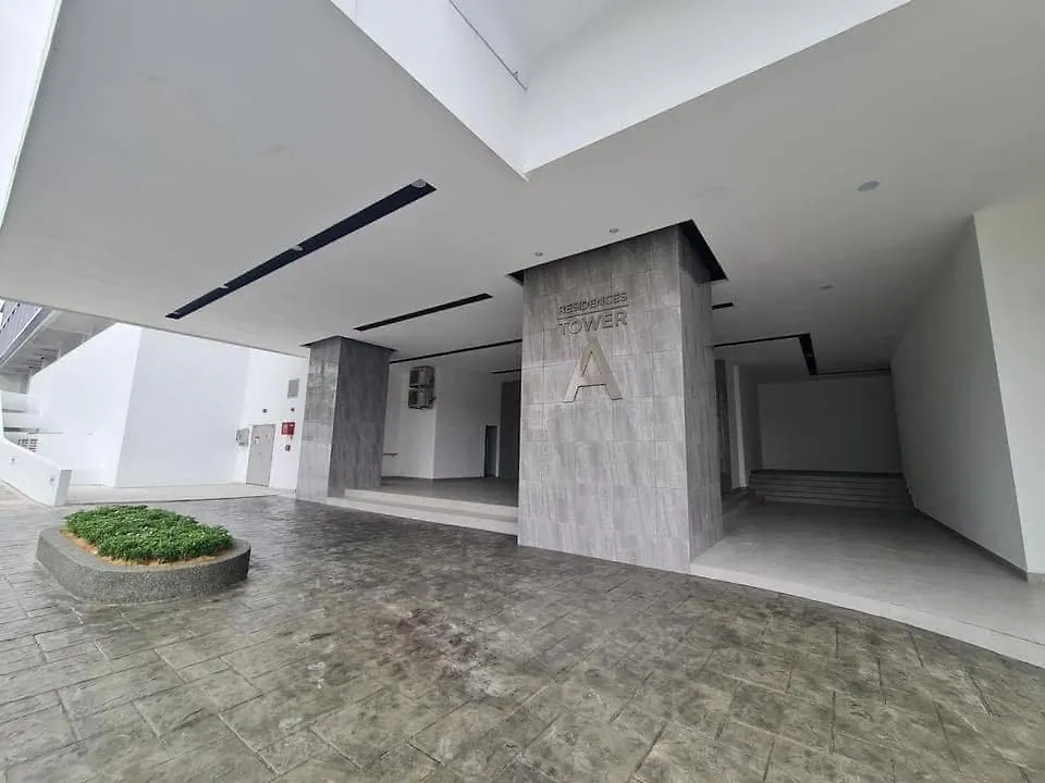 Sks Habitat Terminal Bus Netflix Jchome By Mwm Johor Bahru Apartment